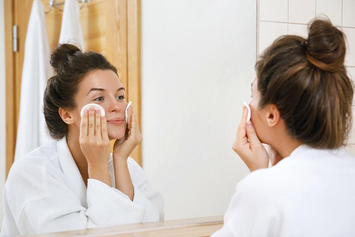 Take It All Off: Why You Should Remove Your Makeup