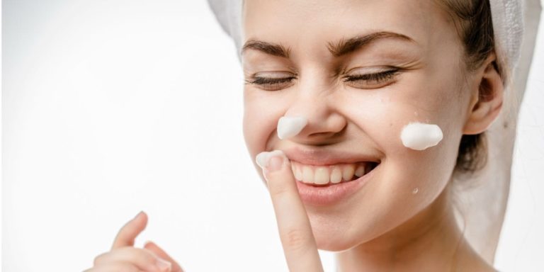 How to Create a Routine with Healthy Skin Care Products