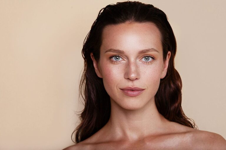 Which Type of Makeup is Best for Oily Skin?
